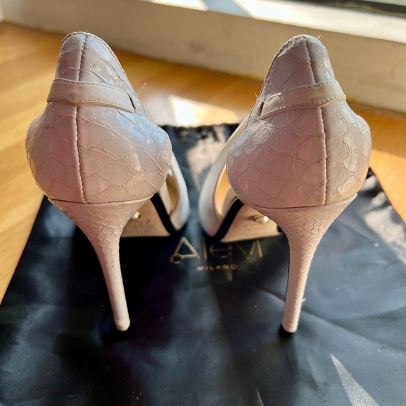 Alevi Milano White Cut Out Pumps.  Sz 37.5 US 7 - Picture 3 of 7